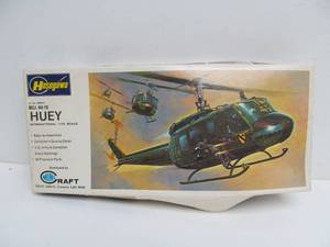 lot 289 image: Hasegawa MiniCraft U.S. Army Bell HU-1D Huey