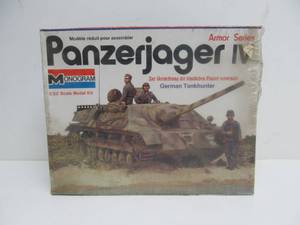 lot 112 image: Vintage Monogram Panzerjager IV Armor Series German Tankhunter