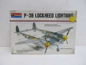 lot 118 image: Vintage Monogram P-38 Lockheed Lightning Model Kit