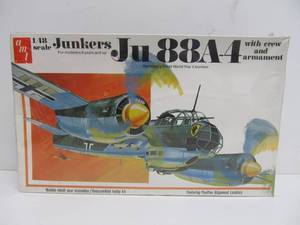 lot 129 image: Vintage AMT Junkers Ju 88A4 WWII Bomber w Crew & Armament