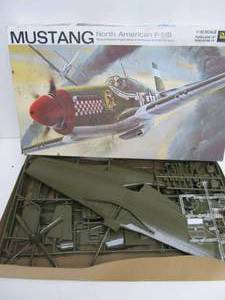 lot 135 image: Vintage Revell Mustang North American P-51B