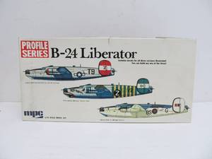 lot 137 image: Vintage MPC B-24 Liberator Profile Series Kit