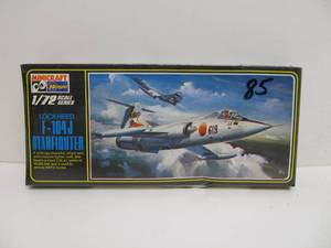 lot 144 image: Hasegawa MiniCraft Lockheed F-104J Starfighter 