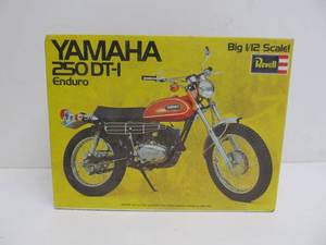 lot 163 image: Vintage Revell YAMAHA 250 DT-I Enduro Motorcycle