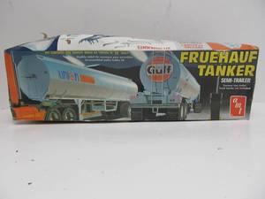 lot 170 image: Larger Vintage&nbspAMT Gulf Oil Fruehauf Tanker Semi Trailer