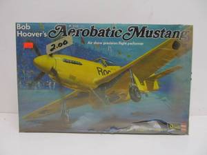 lot 177 image: Vintage Revell Bob Hoovers P-51D Aerobatic Mustang