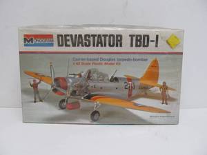 lot 185 image: Vintage Monogram Devastator TBD-I U.S. Navy Torpedo-Bomber