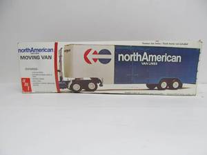 lot 218 image: Larger AMT North American Moving Van Semi Trailer