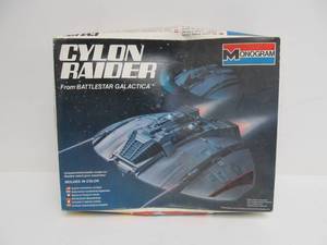 lot 222 image: Vintage Monogram Cylon Raider from Battlestar Galactica
