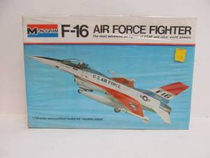 lot 236 image: Vintage Monogram F-16 Air Force Fighter 