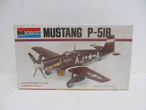 lot 239 image: Vintage Monogram Mustang P-51B