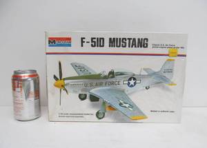 lot 258 image: Monogram F-51D Mustang
