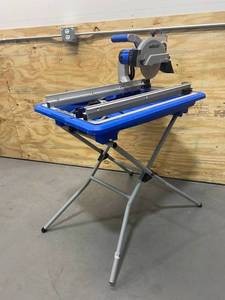 lot 43 image: KOBALT 7-in 10-Amp Wet Tile Saw with Stand