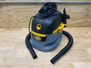 lot 102 image: STINGER 2.5 Gal. 1.75-Peak HP Compact WetDry Shop Vacuum with Filter Bag, Hose and Accessories