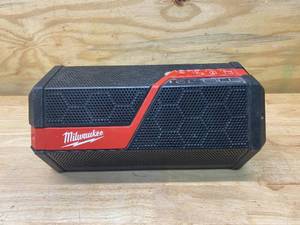 lot 109 image: MILWAUKEE M18M12 Lithium-Ion Cordless Wireless Jobsite Speaker (Tool Only)