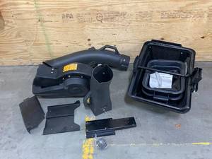 lot 126 image: HUSQVARNA Double Bagger ( Fits RZ Zero Turns w 42 fab. deck)