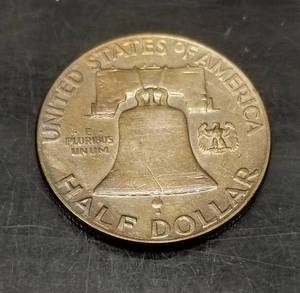 1948 FRANKLIN HALF DOLLAR NICE COLOR LOOKS MUCH BETTER IN HAND