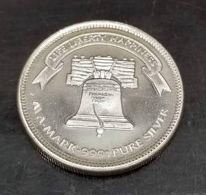1 TROY OZ .999 FINE SILVER 1988 A-MARK ROUND