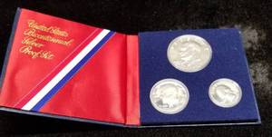 1976 US 3 COIN SILVER BICENTENNIAL SET IN ORIGINAL PACKAGING