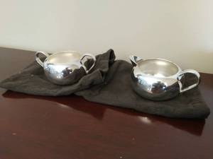 lot 27 image: Silverplate Cream and Sugar Dish