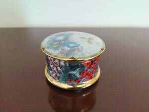 lot 26 image: Music Box by Lena Liu