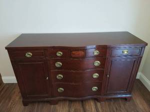 lot 109 image: Vintage Buffet