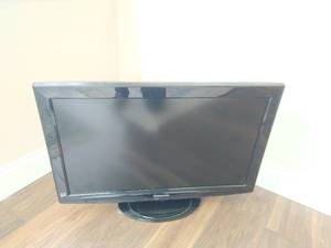 lot 115 image: Panasonic Viera 32 TV