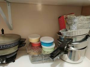 lot 116 image: Collection of Kitchen Items
