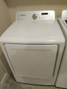 lot 118 image: Samsung Dryer with Moisture Sensor