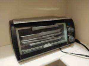 lot 121 image: Black & Decker Toaster Oven with Baking Trays