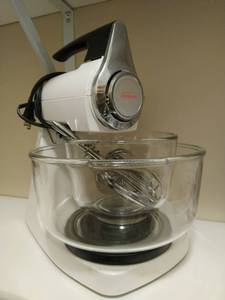 lot 123 image: Sunbeam Stand Mixer