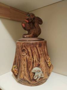 lot 131 image: Vintage Cookie Jar
