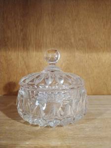 lot 153 image: Crystal Candy dish
