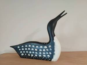 lot 154 image: Carved Wood Loon