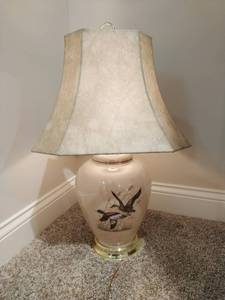 lot 165 image: Vintage Table Lamp