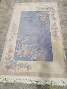 lot 185 image: Vintage Area Rug