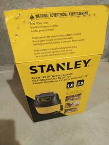 lot 204 image: Stanley 1 Gallon WetDry Vacuum