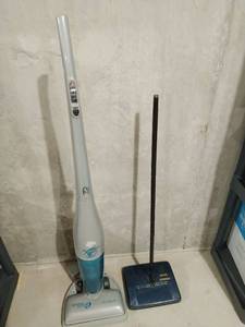 lot 208 image: Collection of Cleaning Tools