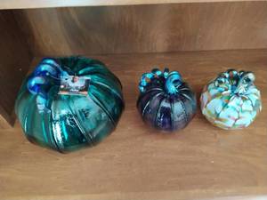 lot 56 image: Three Handblown Glass Pumpkins by Luke Adams Glass Blowing Studio