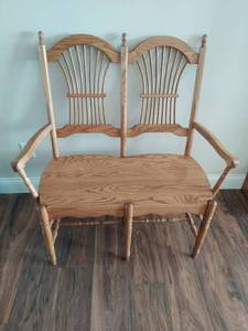 lot 5 image: Entry Bench