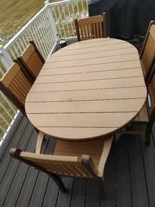 lot 3 image: Outdoor Composite Patio Set