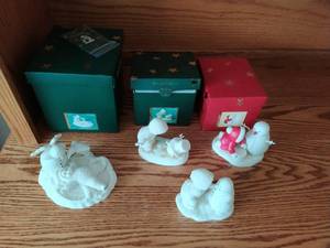 lot 71 image: Collection of Department 56 Snowbabies Figurines