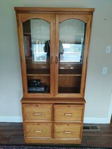 lot 76 image: Two Piece Hutch