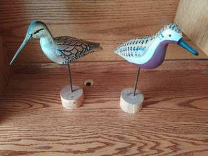 lot 81 image: Pair Of Fine Collection Hand Carved Hand Painted Birds