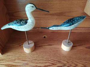 lot 82 image: Pair Of Fine Collection Hand Carved Hand Painted Birds