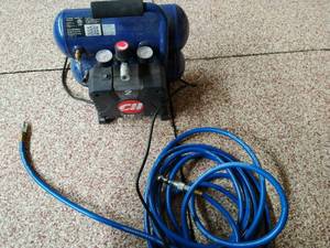 lot 95 image: Campbell Hausfeld 2 Gallon Air Compressor
