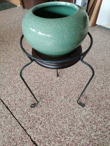lot 97 image: Pottery Planter With Stand