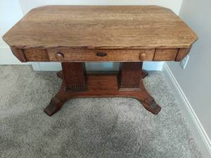 lot 103 image: Old Table Or Desk