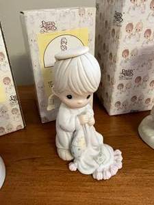 Precious Moments, Willow Tree & Boyds Bears Figurines
