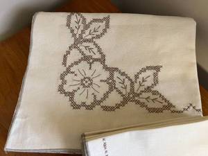 Tablecloths, Napkins & Napkin Rings